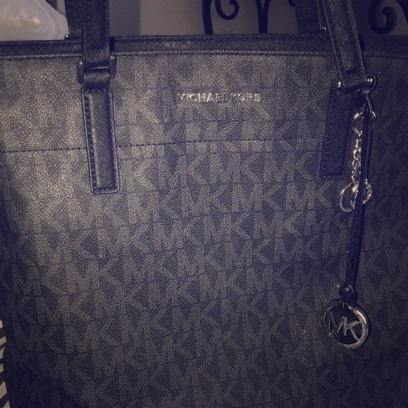 Purse - Picture 1 of 4